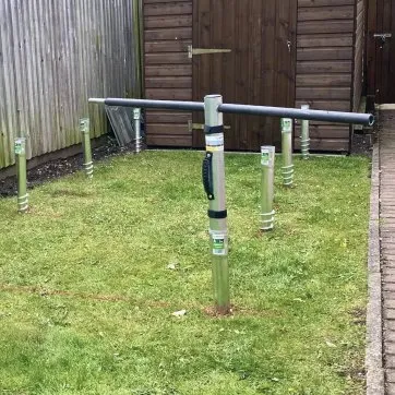 Fixation des vis de fondation